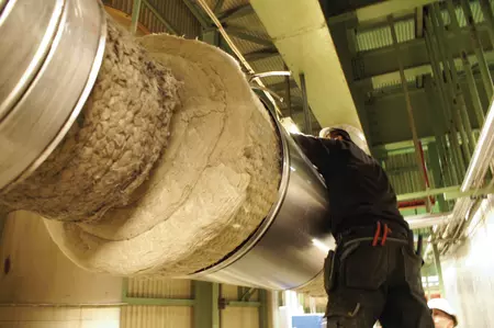 Pipe insulation with TECH wired mats
