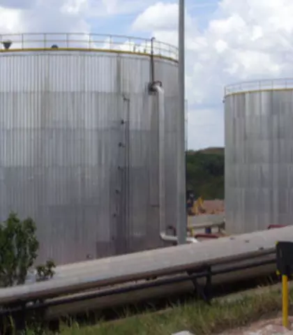Insulation of industrial pipes and tanks